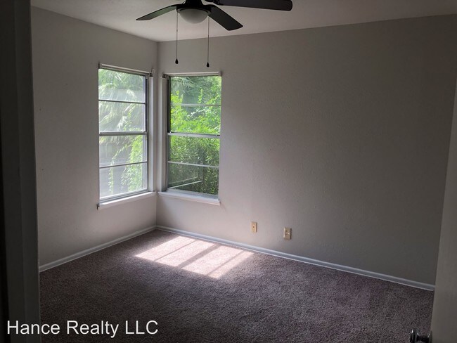 Building Photo - 3 br, 1 bath House - 1700-W. Hildebrand Ave