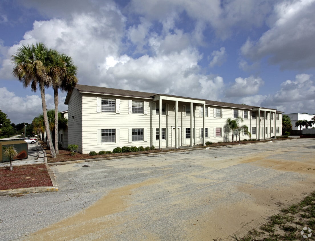 Villager Apartments Titusville, FL