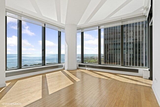 Building Photo - 60 E Monroe St