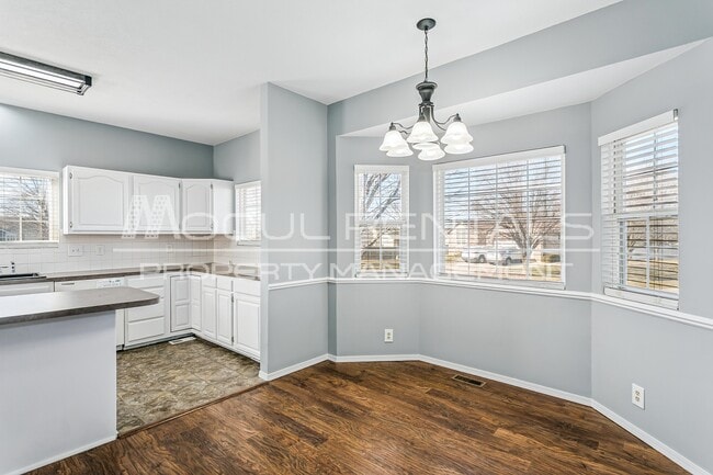 Foto del edificio - 9411 E Carson St