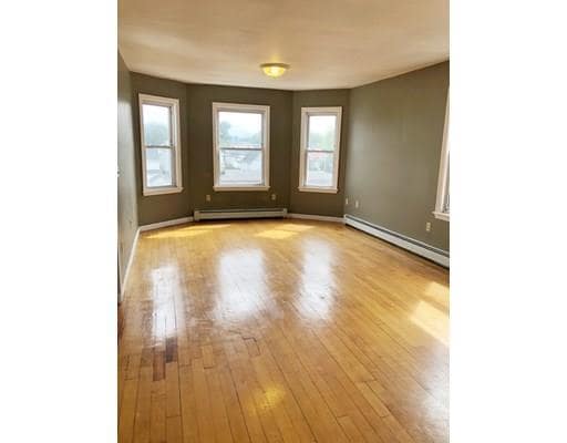 Building Photo - 118 Sagamore St