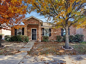 Building Photo - 742 Mission Ln