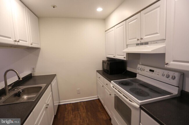 Foto del edificio - 4942 Columbia Rd