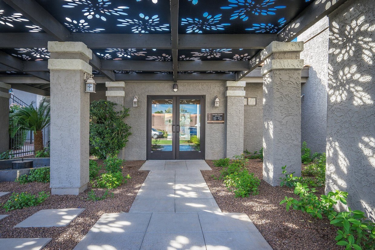 TATUM PLACE Apartments Scottsdale, AZ