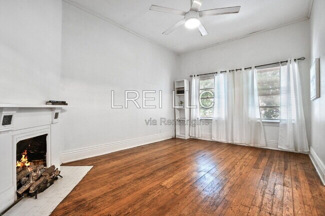 Foto del edificio - 710 Rubel Ave