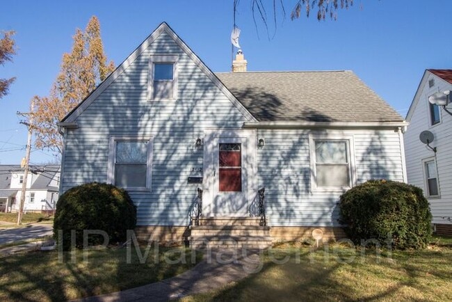 Building Photo - Updated 3BD Home in Brooklyn Area