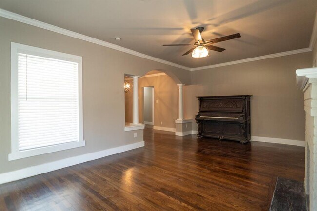 Building Photo - 1627 Homewood Pl
