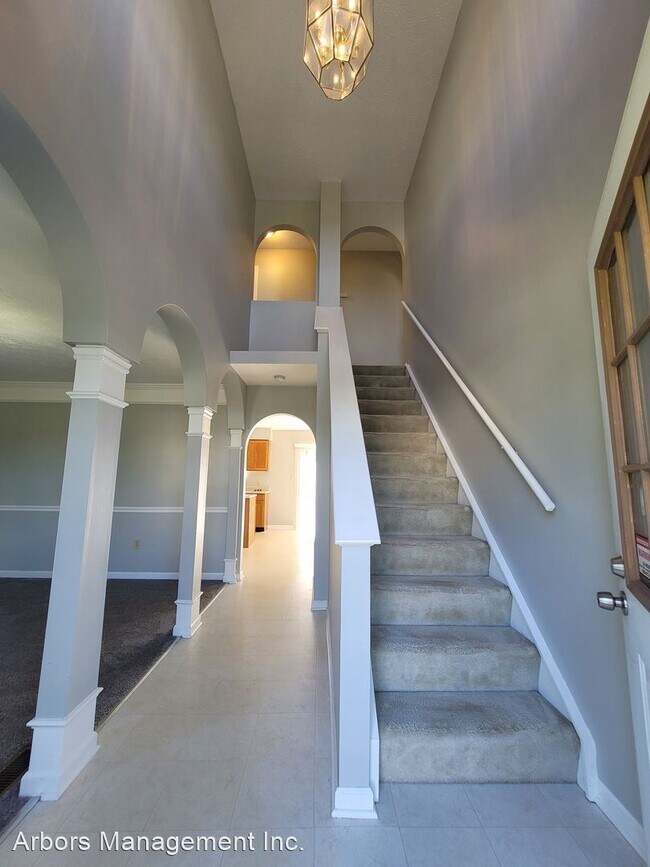 Building Photo - 4 br, 3.5 bath House - 131 Maclaine Drive
