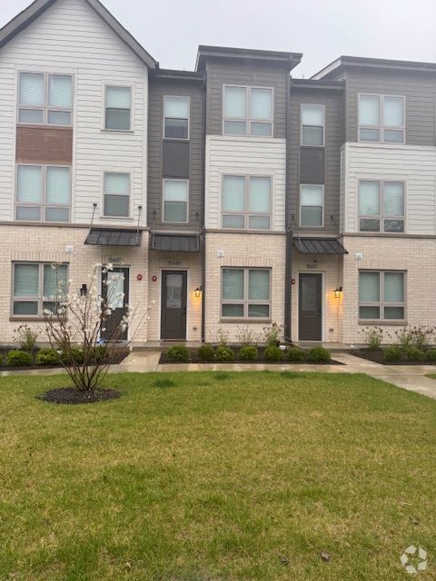 Building Photo - 15649 Lamon Ave