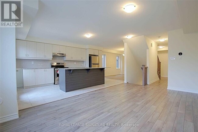 Building Photo - 10 Sedgemoor St