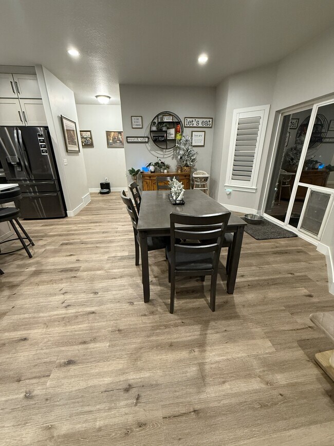 Foto del edificio - 46 S 2920 W