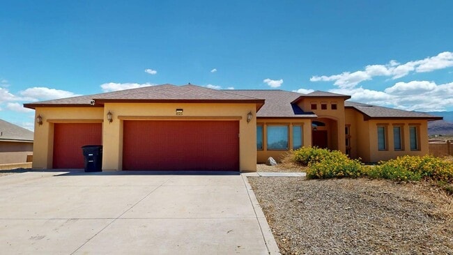 Building Photo - 825 Shiprock