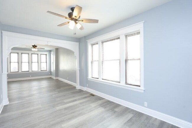 Building Photo - 2039 W 23rd St