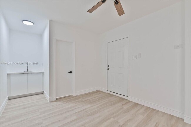 Foto del edificio - 583 NW 47th Terrace