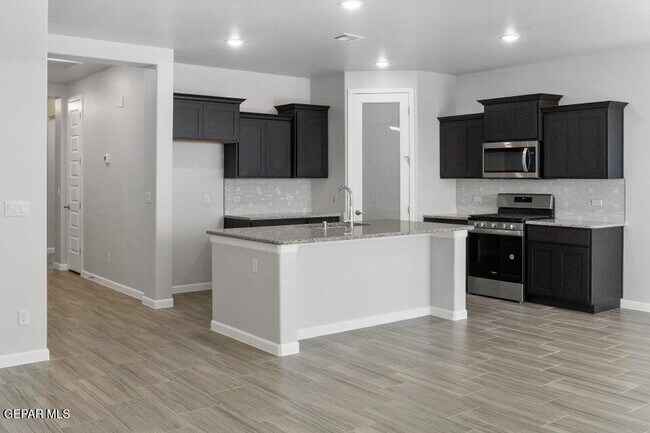 Foto del edificio - 512 Twilight Dr