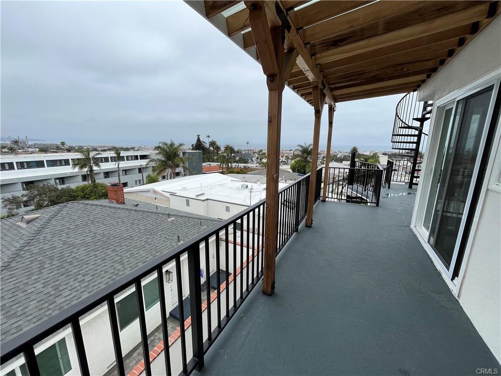 Foto principal - 945 Montgomery Dr