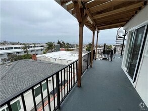 Building Photo - 945 Montgomery Dr