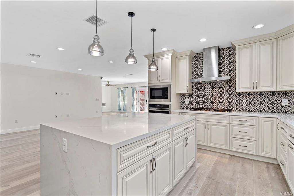 Foto principal - 5040 Varna Ave