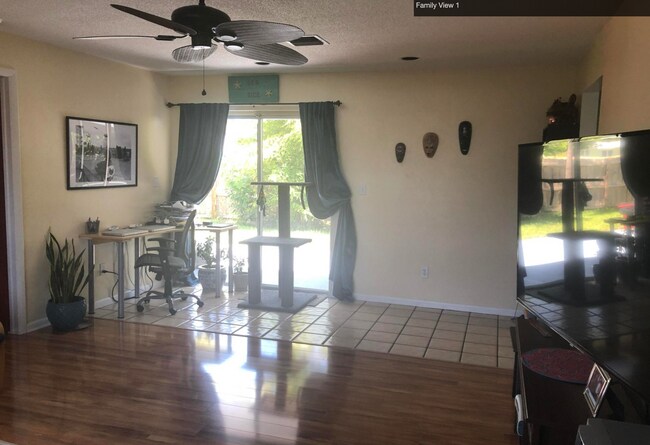 Foto del edificio - Indialantic 2 Bedroom Home with 2 car garage!