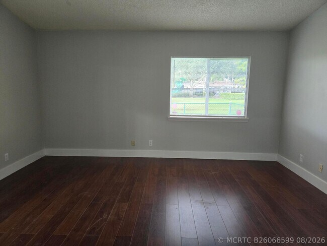 Foto del edificio - 1861 SW 116th Way