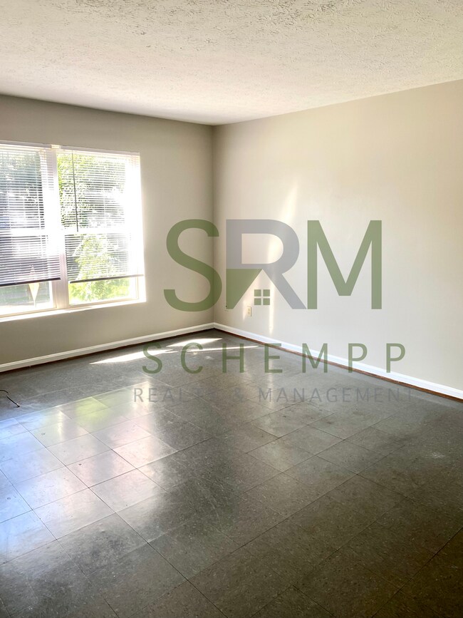 Foto del edificio - Spacious Second Floor 1BR in Portland