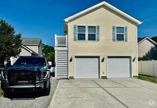 Building Photo - 44 Red Cedar St