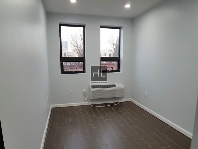 Building Photo - 615 Saint Johns Pl