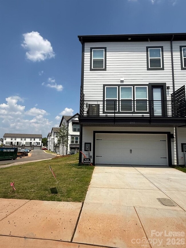 Building Photo - 2143 Hawksworth Ln