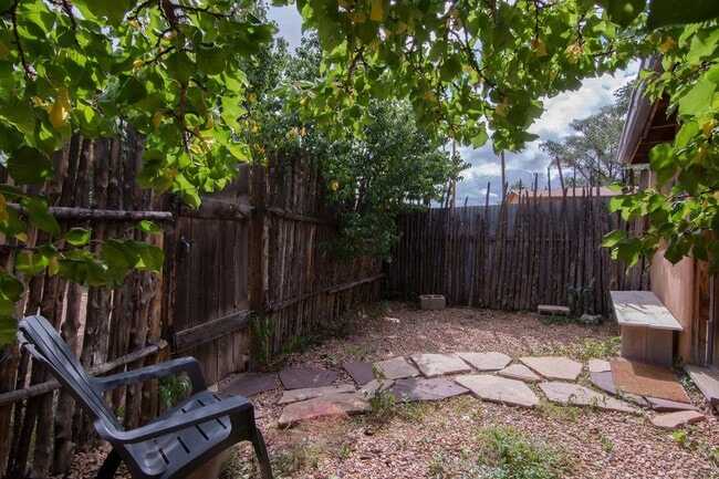 Building Photo - Casados St. - 247