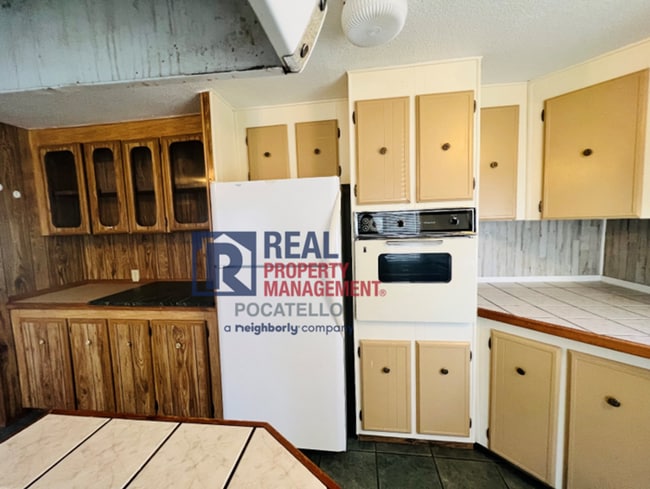 Building Photo - 3 bedroom 1 bath Mobile Home