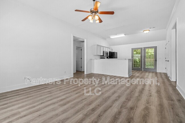Building Photo - 1128 W Hendrix St