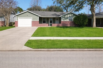 Building Photo - 531 Roper St