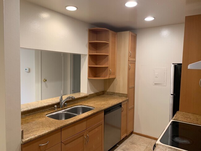 Building Photo - 5460 White Oak Ave