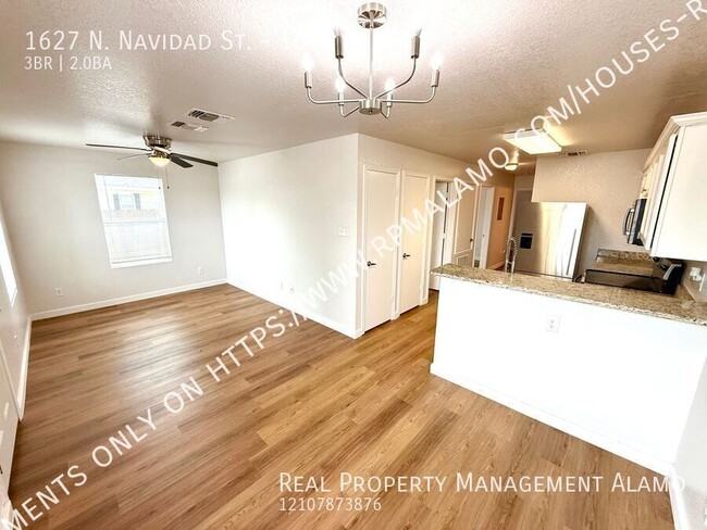 Building Photo - 1627 N Navidad St