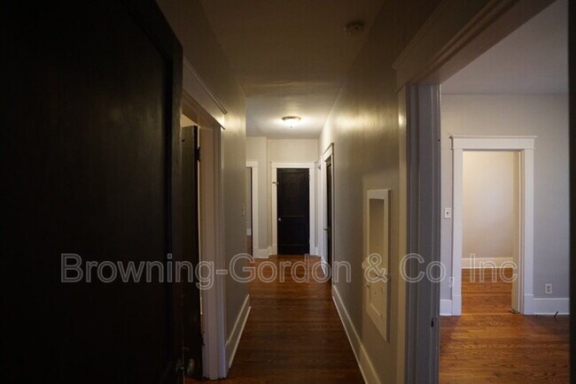 Foto del edificio - 1509 Bernard Ave