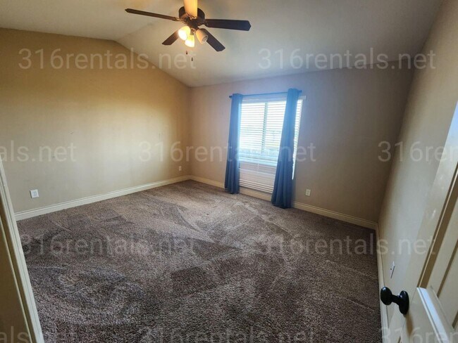 Building Photo - 8470 Granite Ct