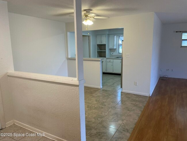 Building Photo - 580 Sunrise Dr