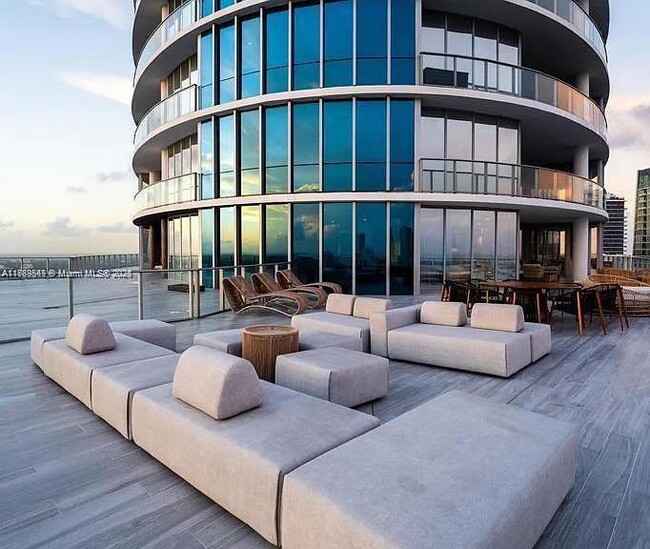 Foto del edificio - 851 NE 1st Ave