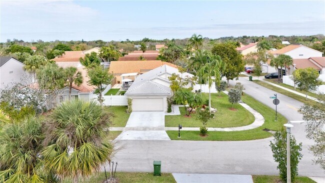 Building Photo - Northwest 19th Street, Pembroke Pines, FL 33029 - 3 BR 2 BA single-family home