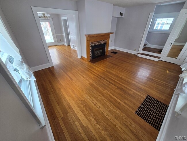 Foto del edificio - 232 Nichols Ave