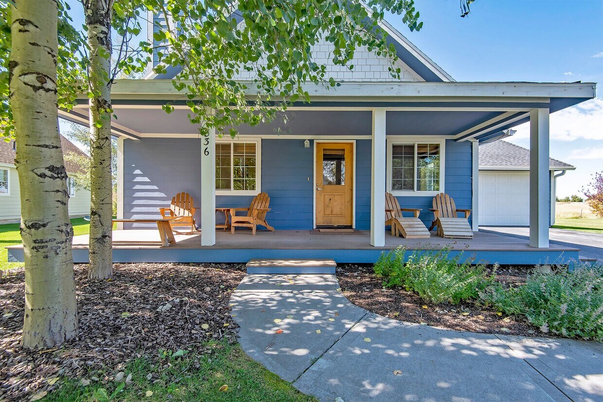 Primary Photo - 3 Bedroom Family Home in Creekside Meadows