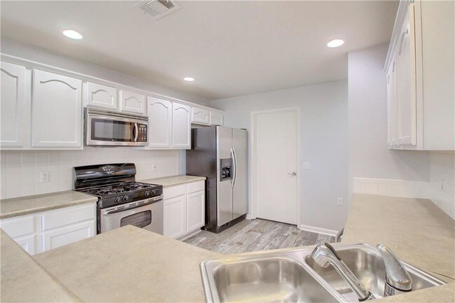 Building Photo - 5237 Krueger Ln