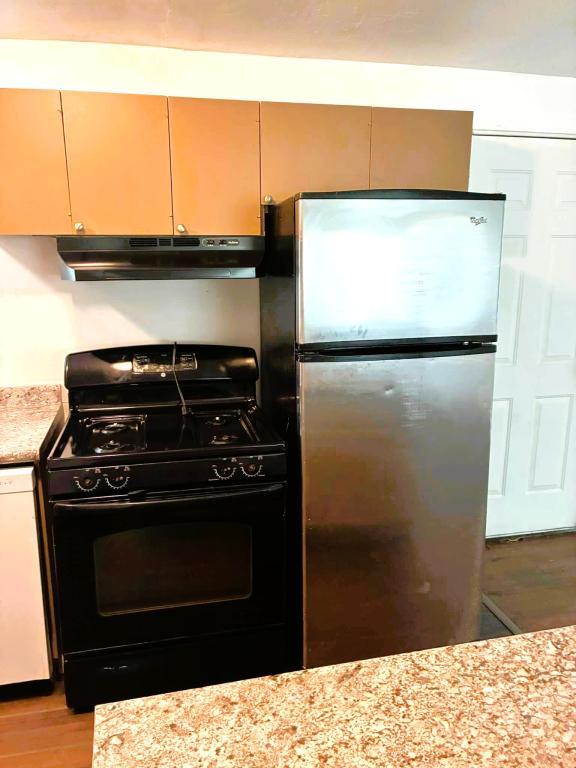 Building Photo - 43 S Meadowcliff Dr