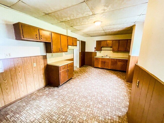 Building Photo - 752 Coleman Ave