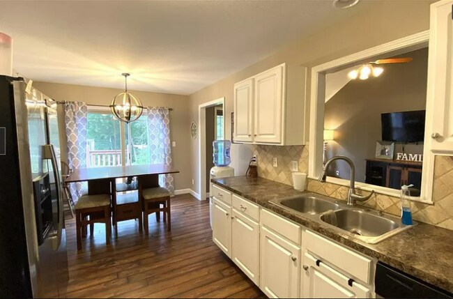Foto del edificio - 5116 NW Graybeal Ct