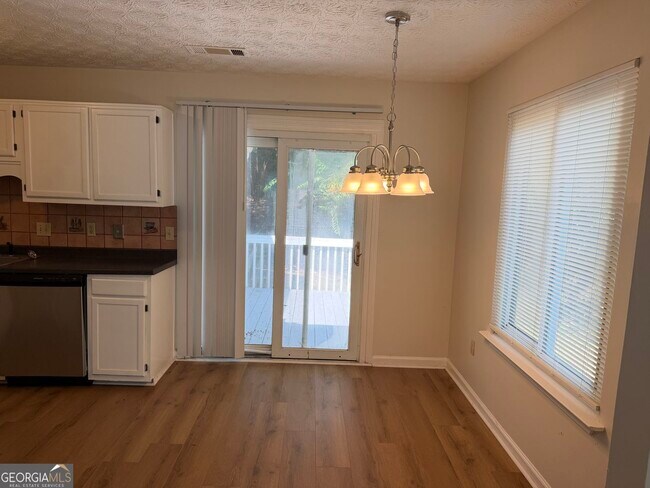 Building Photo - 1819 Cres Hill Dr NW