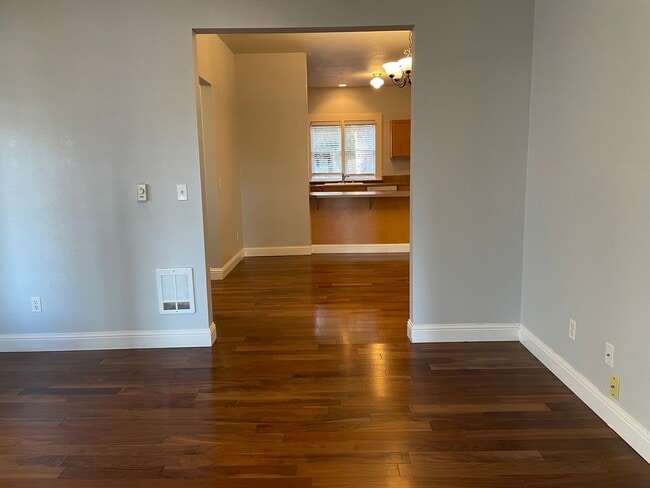 Photo - M1614 #1-3 Apartment