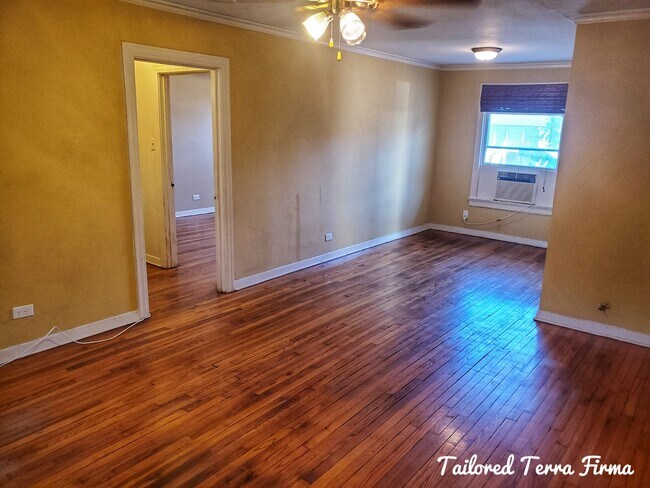 living area - 909 Ohio Ave