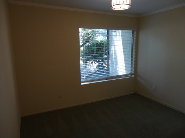 Foto del edificio - 23515 Lyons Ave