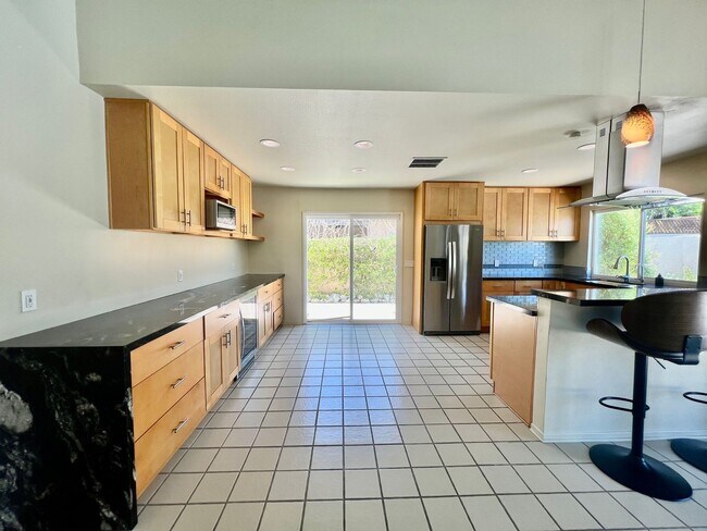 Foto del edificio - AVAILABLE NOW! 3 Bedroom 2 Bathroom POOL H...